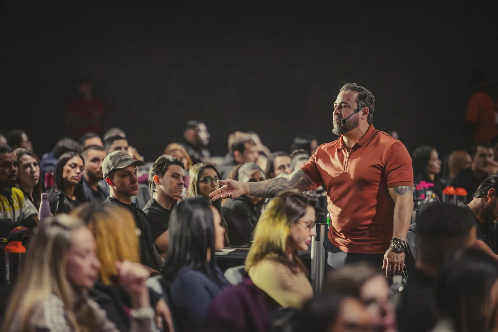 Palestrante interagindo com o público do MTOR Experience — ORB Audiovisual