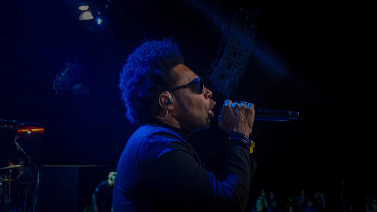 Cinematic frame from Thalles Roberto live show by ORB Audiovisual
