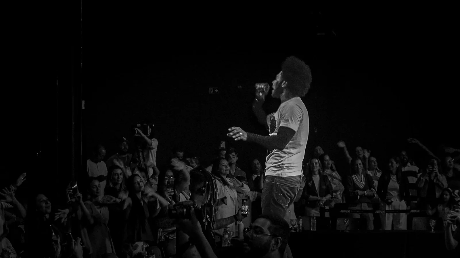 Cinematic frame from Thalles Roberto live show by ORB Audiovisual